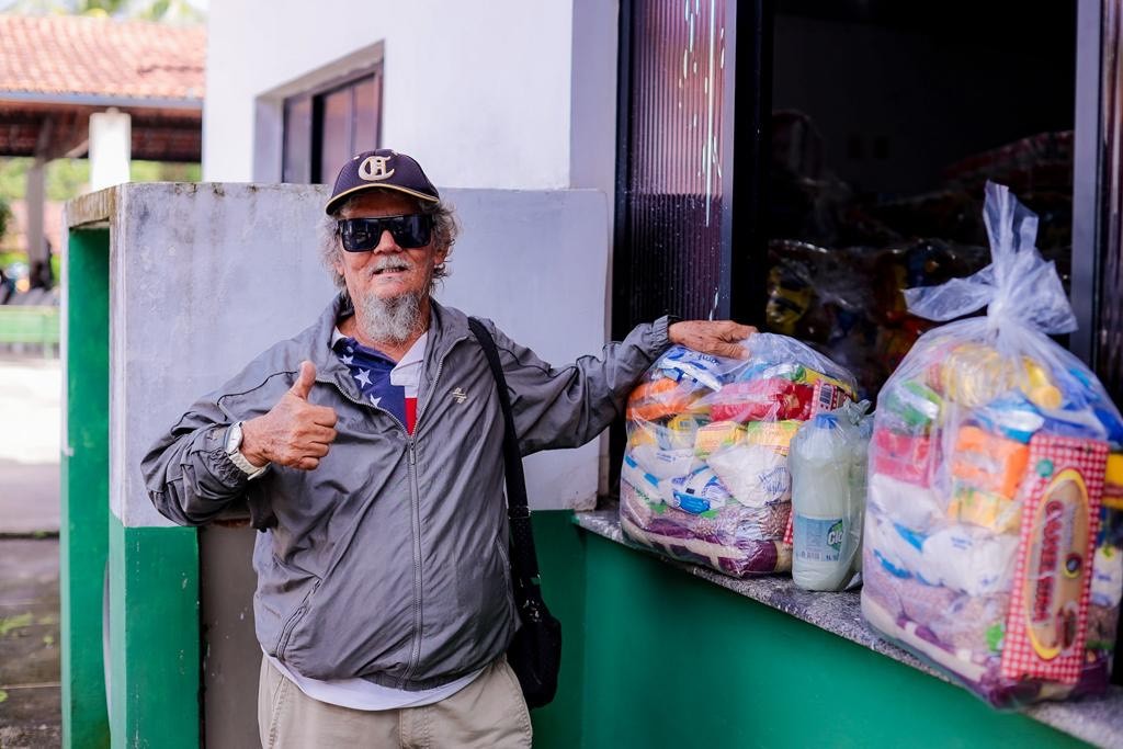 Prefeitura Entrega Nova Etapa De Cestas B Sicas Aos Autorizat Rios Do